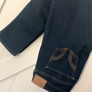 Hollister skinny jeans size 28